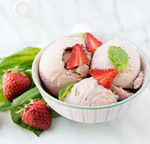 Picture of Strawberry and Basil Ice Cream