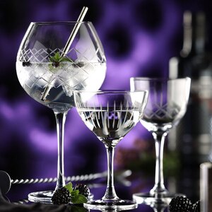 Utopia Raffles Diamond Gin Glass 24.5oz 70cl